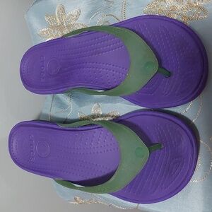 Thong Crocs Size W8